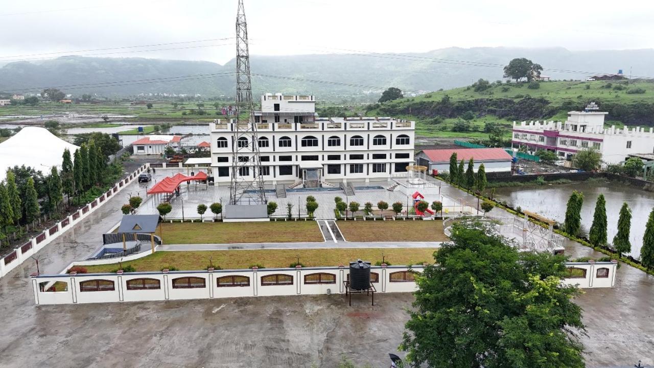 Hotel Vedika Garden à Lonavala Extérieur photo