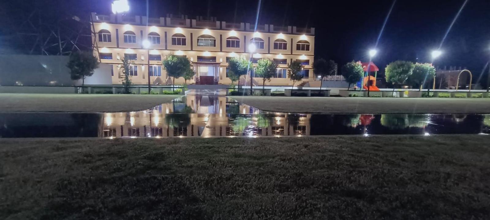 Hotel Vedika Garden à Lonavala Extérieur photo